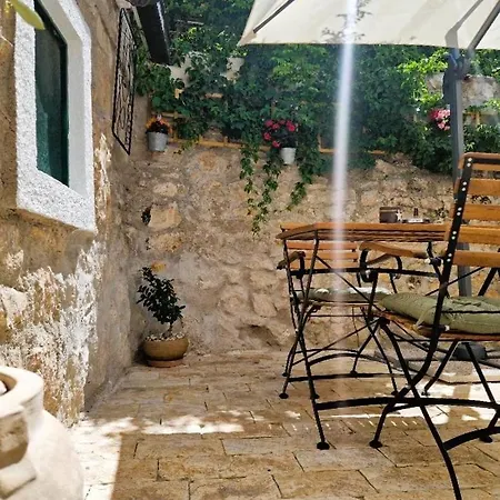 Old Town & Ela Place 3*