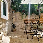 Old Town & Ela Place 3*