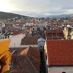 Old Town & Ela Place 招待所