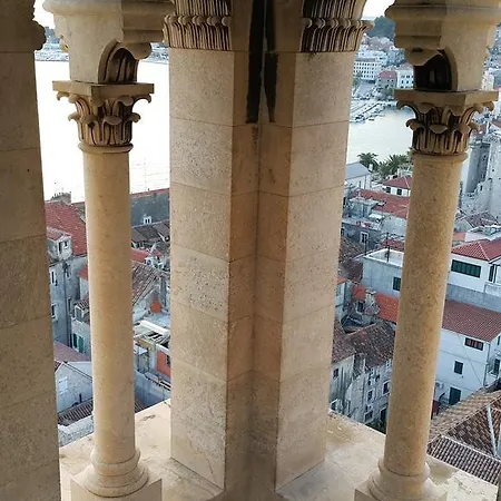 Old Town & Ela Place